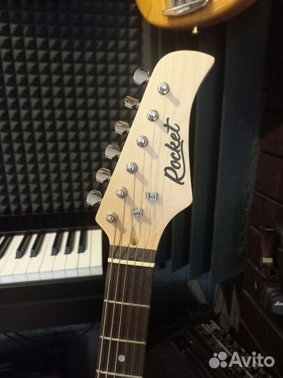 Электрогитара + комбик (комплект)