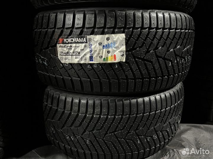 Yokohama BluEarth Winter V905 315/35 R21 и 275/40 R21 108W