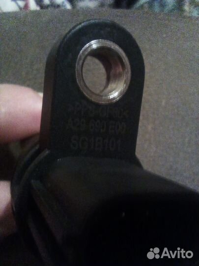 Датчик положения коленвала Nissan X-trail T30