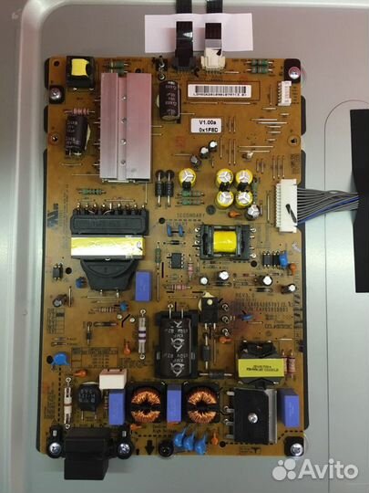 Телевизор LG 47LA662V на разборе