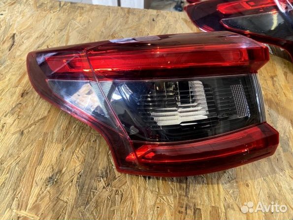 Фонарь задний левый в крыло Ниссан Кашкай джи 11
