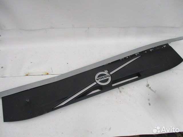 Накладка решетки радиатора Volvo 84162403
