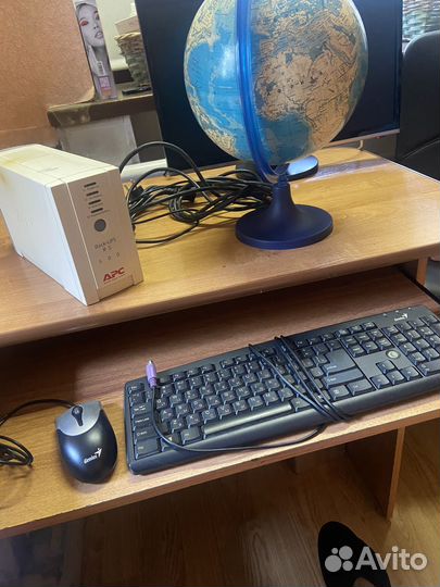 Компьютерный стол и стул