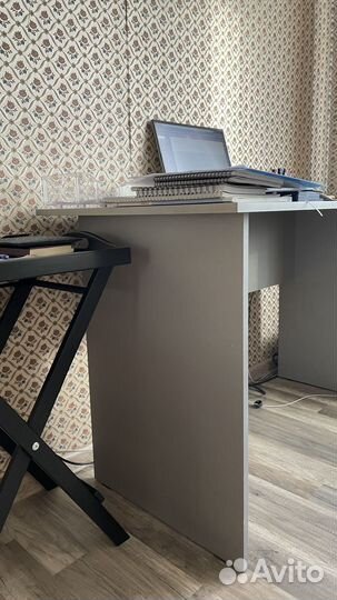 Письменный стол