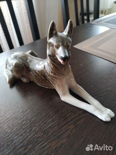 Фарфоровая статуэтка овчарка СССР