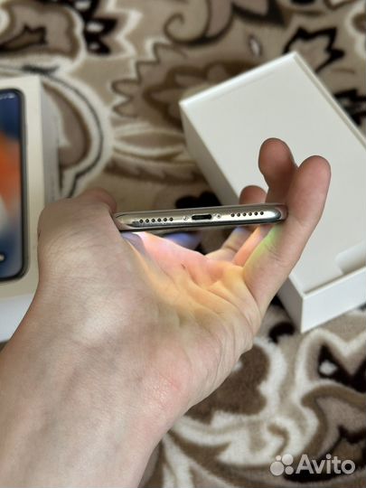 iPhone X, 64 ГБ