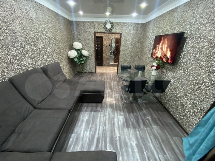 2-к. квартира, 56 м², 1/9 эт.