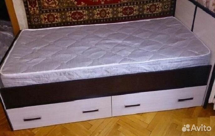 Кровать с матрасом новые