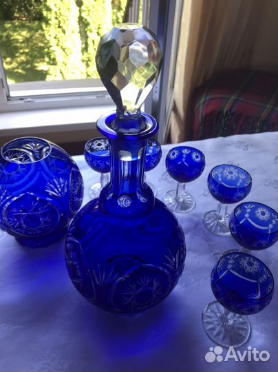 Графин кобальтовый хрустальный с рюмками и вазой