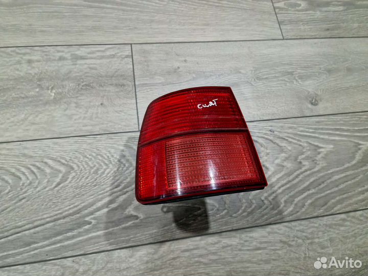 Фонарь задний левый Seat Toledo 1L0945095E Vag