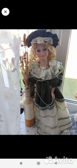 Кукла фарфоровая коллекционная