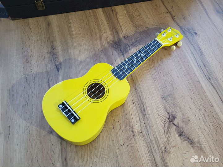 Укулеле Белучи Желтая