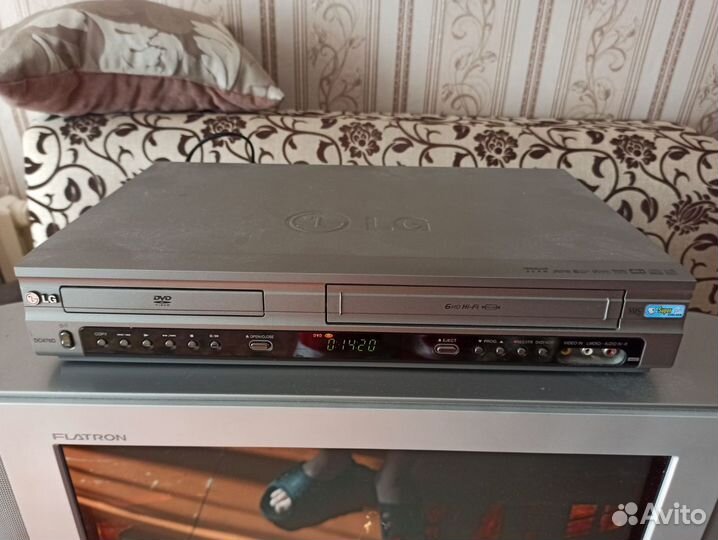 DVD/VHS плеер lg DC476D