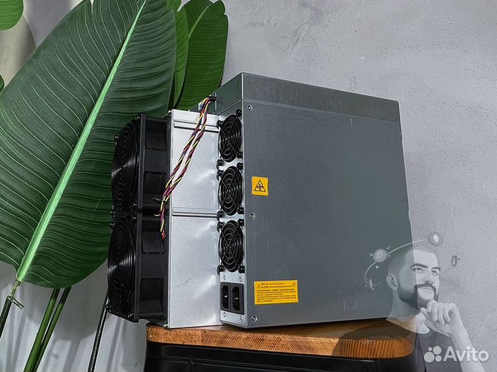 Antminer S21 200T