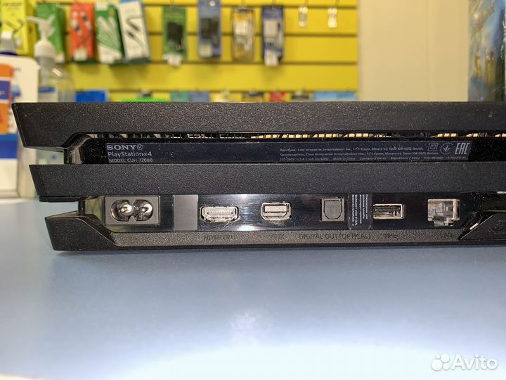 Sony PlayStation 4 Pro 1TB / 9 игр / 1 геймпад