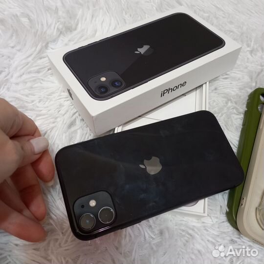 iPhone 11, 64 ГБ