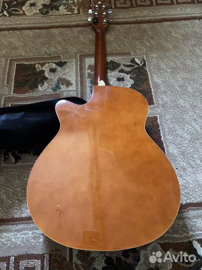 Акустическая гитара martinez