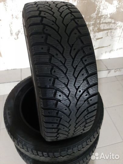 Formula Ice 215/60 R17 100V