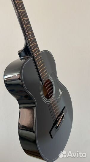 Новая гитара с анкерным стержнем