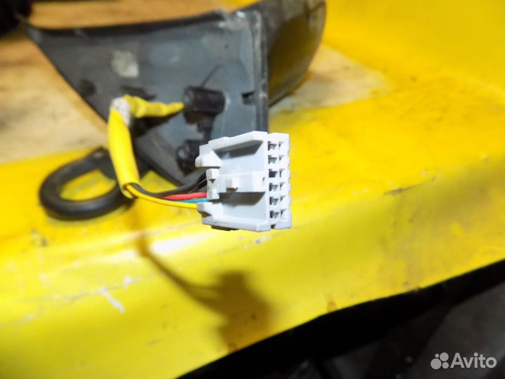 Зеркало правое Nissan Micra / March 5 контактов