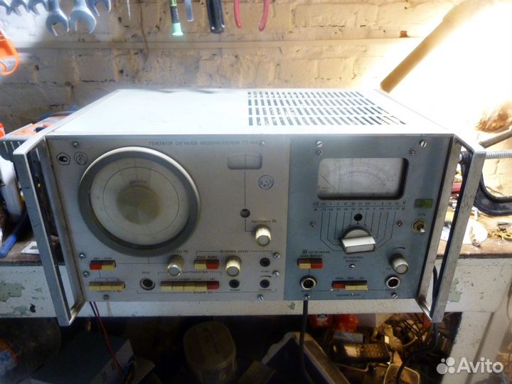 Генератор сигналов низкочастотный Г3-104