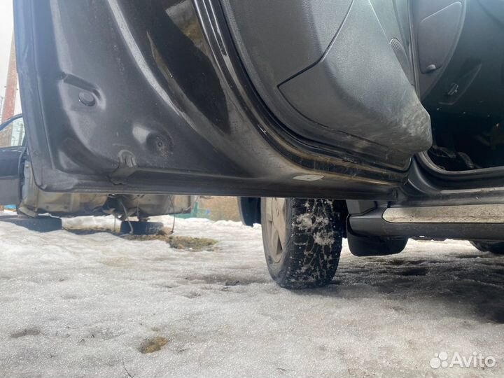 Дверь передняя левая рено сандеро степвей