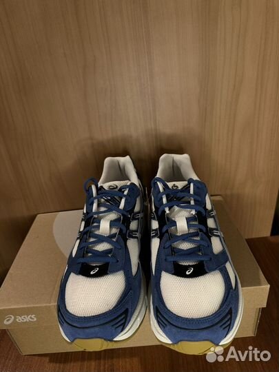 Кроссовки asics