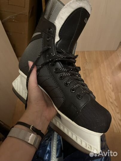 Коньки почти новые graf 44 размер