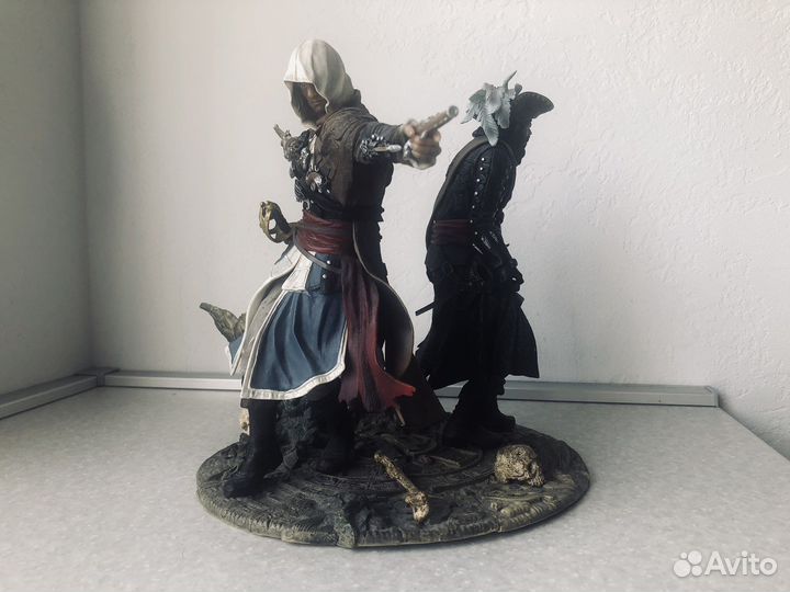 Assassin's creed фигурки Эдвард и Черная борода