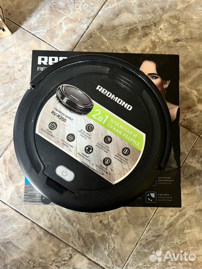 Робот пылесос Redmond RV-R350