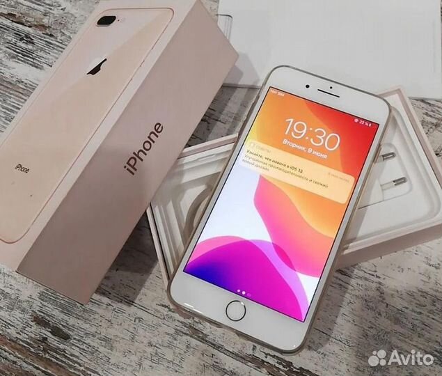 iPhone 8 Plus 64gb gold