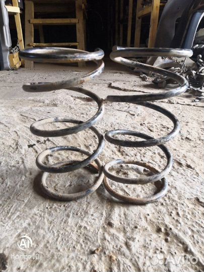 Пружина передняя Mitsubishi Lancer 9 4G18 2005