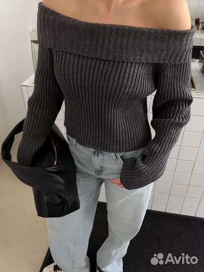 Свитер укороченный