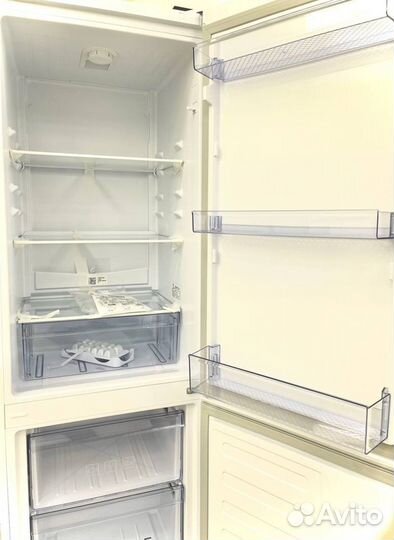 Холодильник Beko rcsk 250M00 White