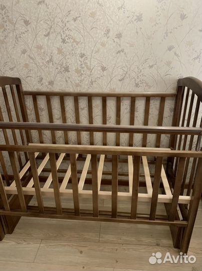 Детская кроватка с маятником + матрас