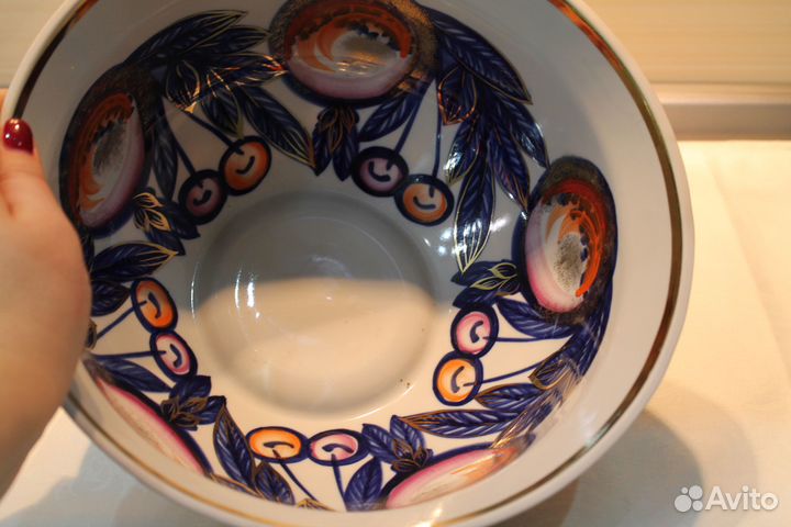 Фарфоровое блюдо Вишня Трегубова Коростень