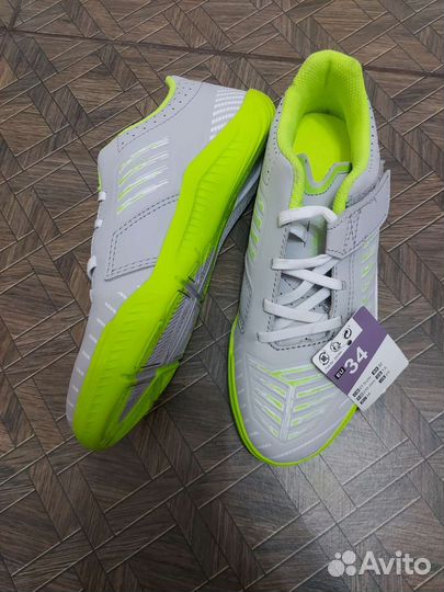 Детские кроссовки (футзалки) новые