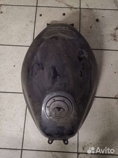 Бак топливный Kawasaki ZZR 400 1