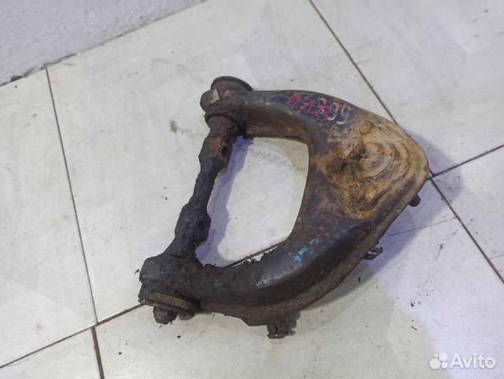 Рычаг передний левый верхний