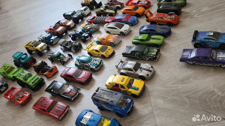 Hot wheels машинки