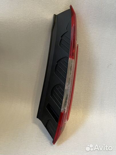 Фонарь задний правый Ford C-MAX