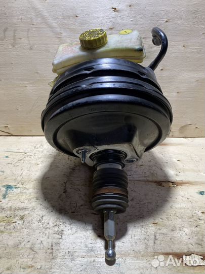 Вакуумный усилитель тормозов VW Passat B5 + V22