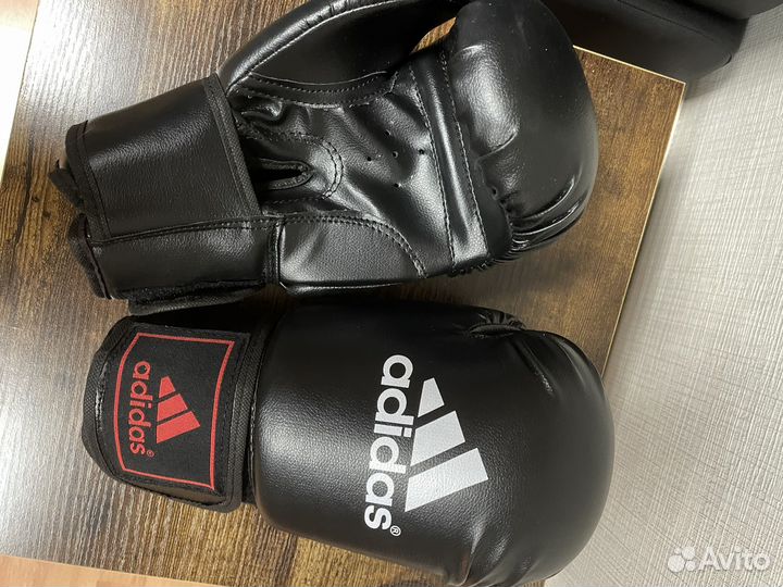 Боксерские перчатки 10 OZ