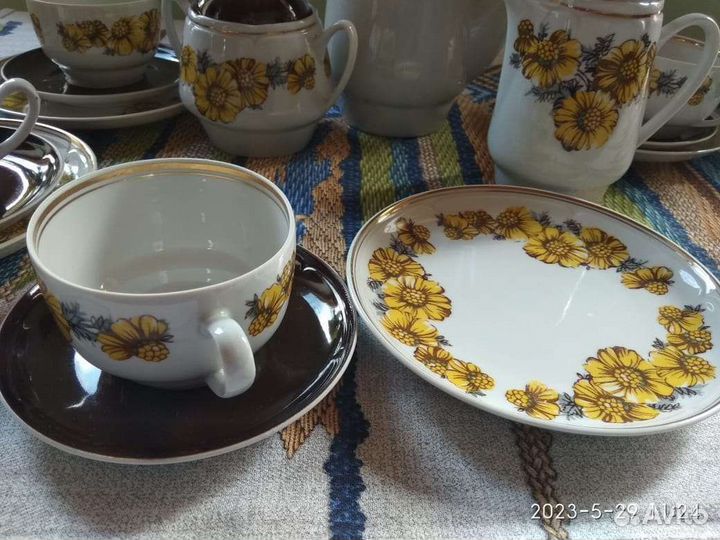 Кофейный сервиз из тонкого фарфора