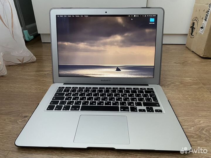 MacBook Air (13-inch, 2017)