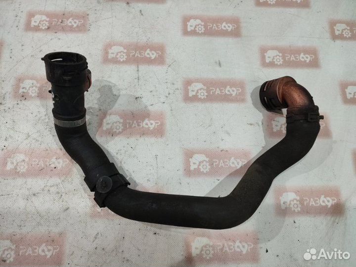 Патрубок системы охлаждения Volkswagen Passat 3C2
