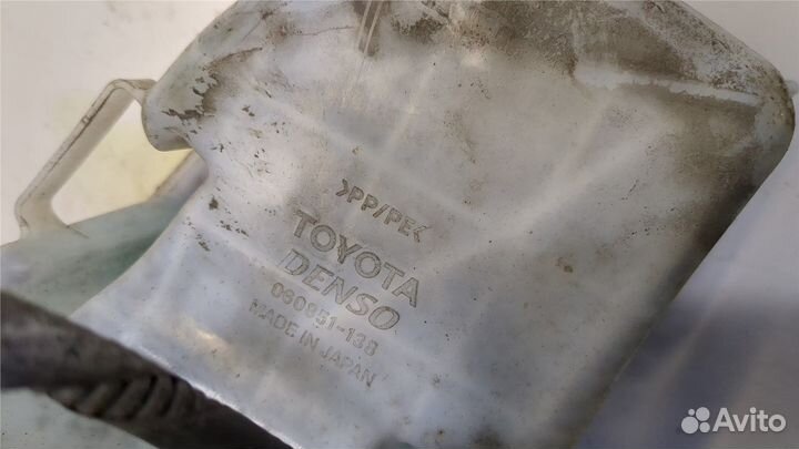 Бачок омывателя Lexus IS, 2008