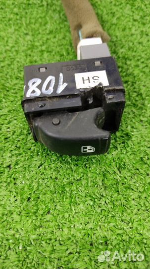 Кнопка стеклоподъемника передняя левая Chevrolet