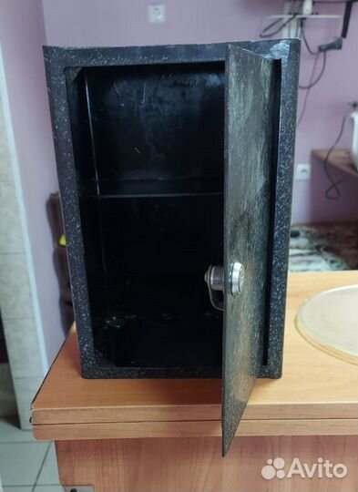 Маленький safe для денег