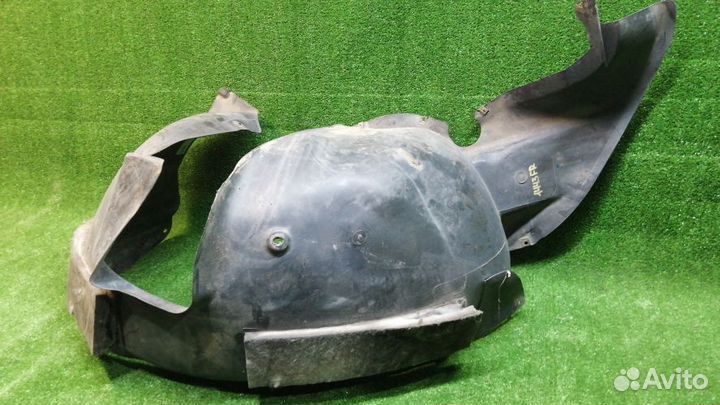 Подкрылок Volkswagen Tiguan Правый Передний